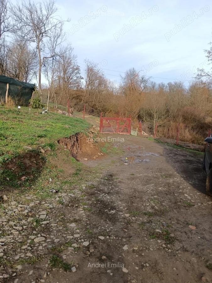 Casa de vinzare gradina ?i un hectar de teren 2 camere baie, coridor beci, bucatarie anexe,exe,, - 1