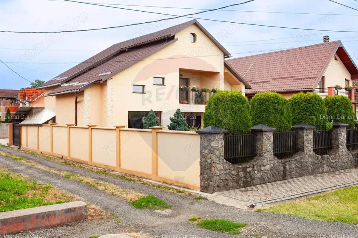 Casa primitoare de vanzare in localitatea Lipova - 4