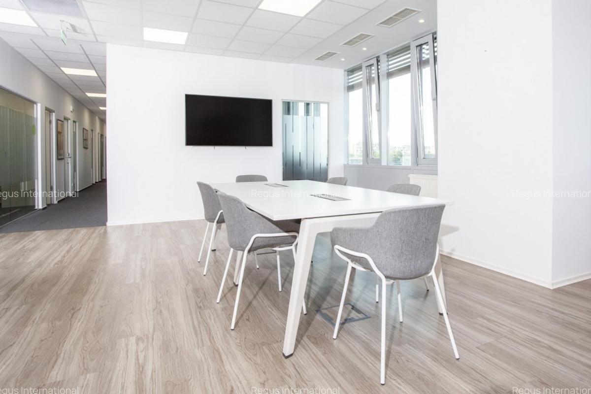 Spațiu de birou privat pentru 5 persoane în Regus Sun Business Centre - 6