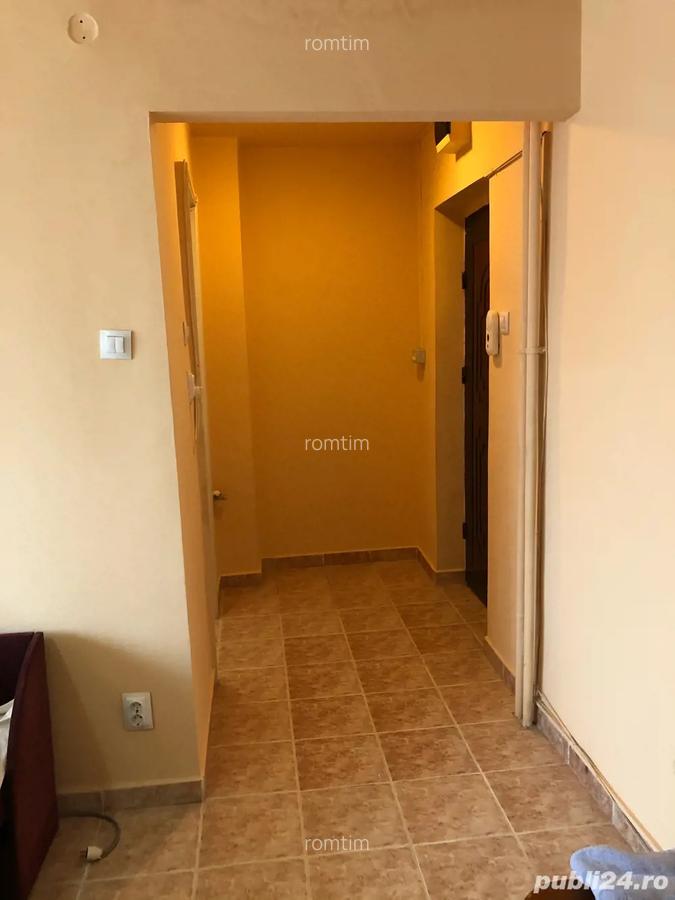 Vand apartament o camera zona semicentrala - 7 Vand apartament o camera zona semicentrala - 7