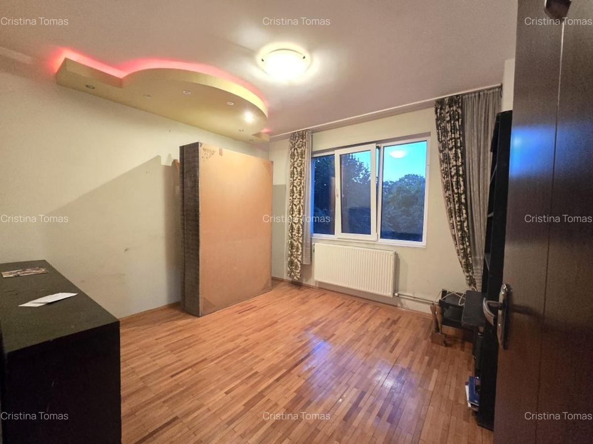 Liber apartament 3 camere la 4 minute de Stb Mutare rapida - 4
