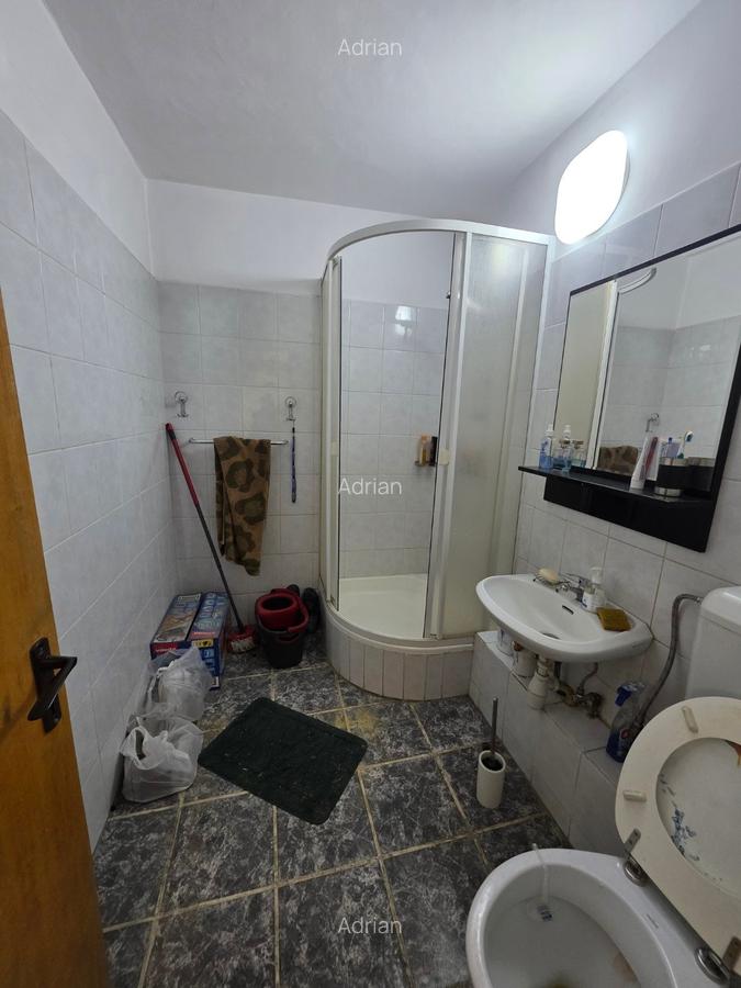 Calea Mosilor, 5 minute metrou Obor, stradal, vedere spate, bloc 1982, - 2