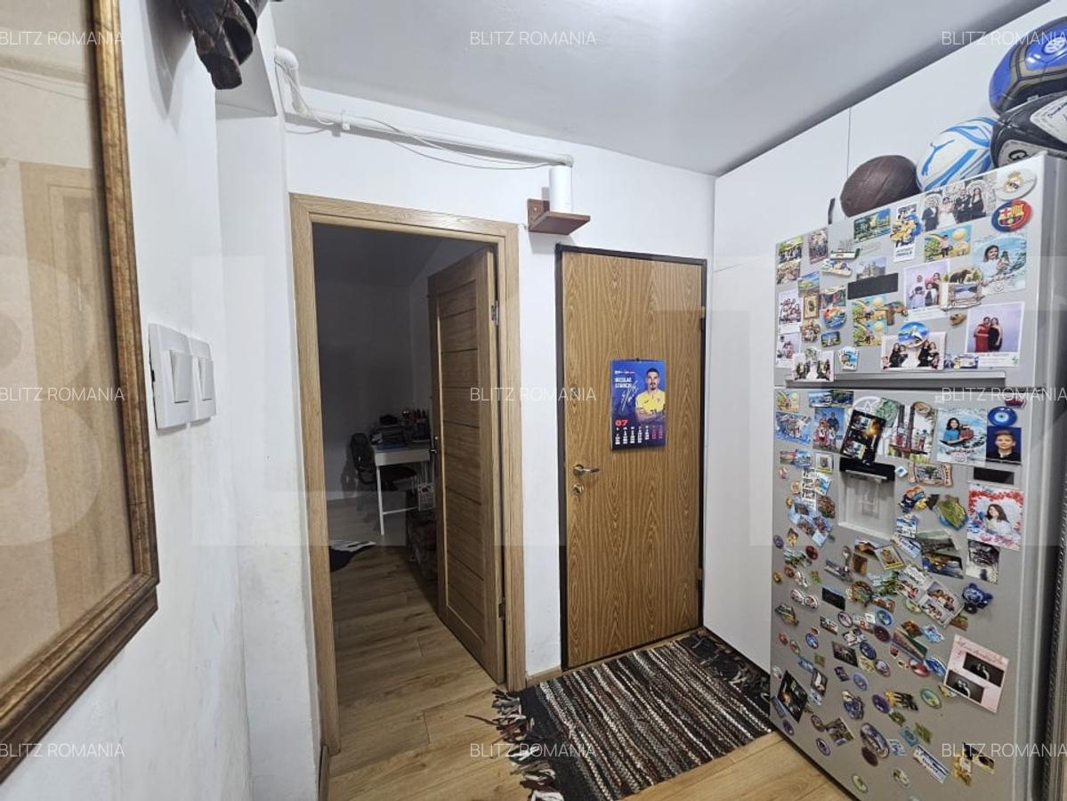 Apartament de vanzare, cu 3 camere, 70 mp, zona Lipovei - 4