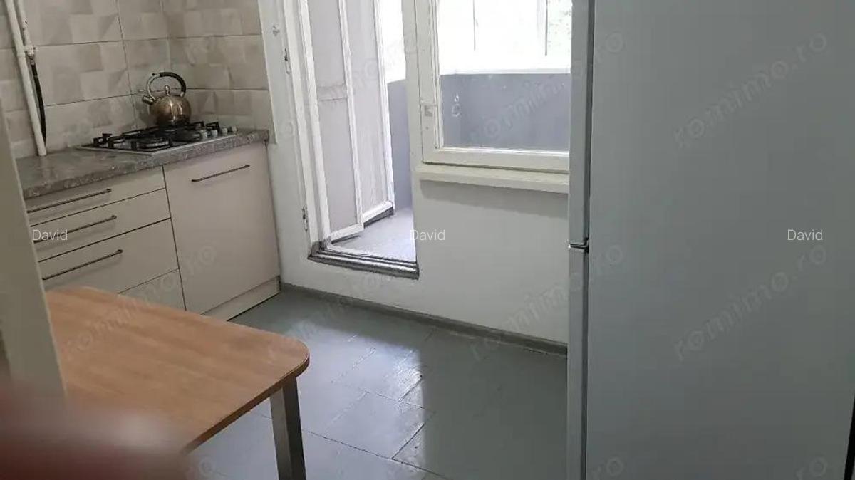 Ofer spre inchiriere garsoniera in zona Drumul Taberei - 2
