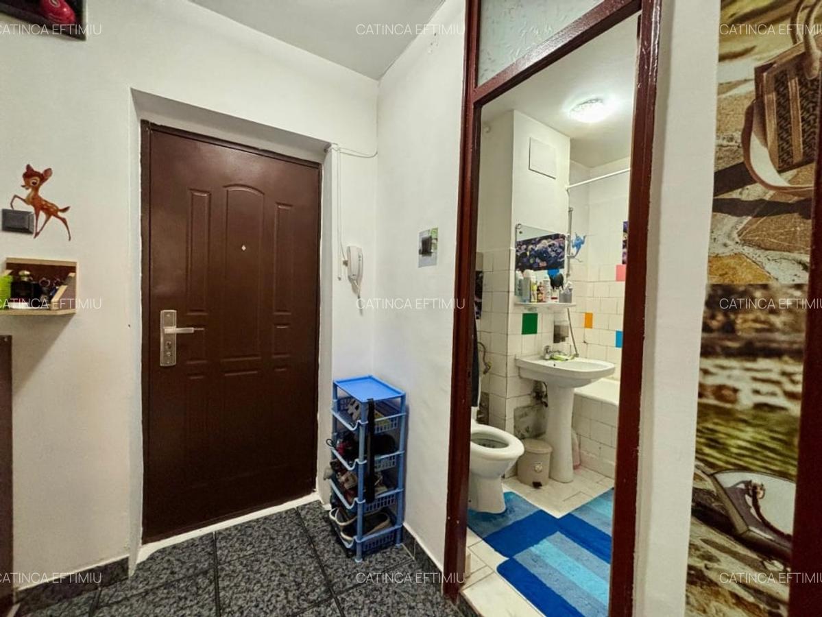 Garsoniera | Bloc mixt | 10 minute metrou 1 Decembrie - 2