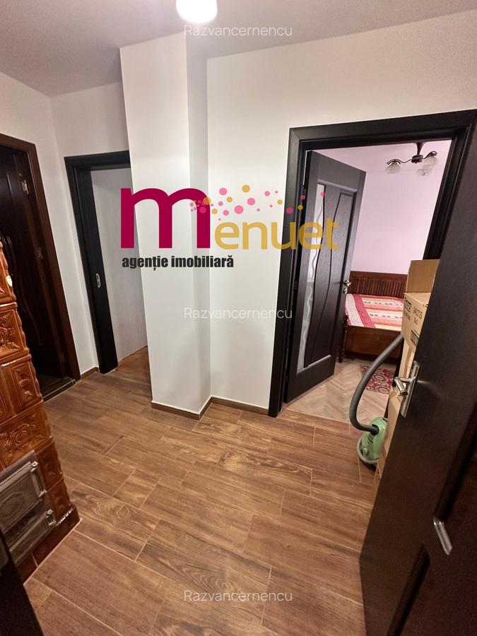 Apartament 3 camere ,zona Biserica cu Ceas,etaj 2 - 11