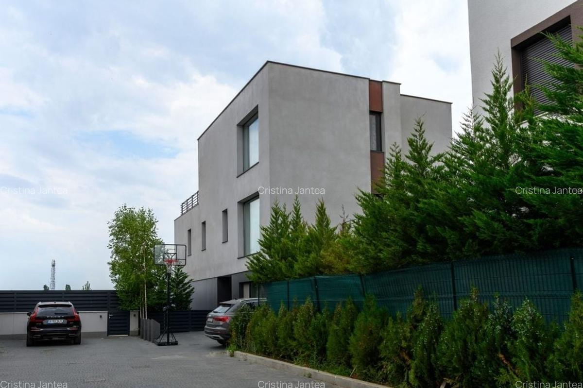 New! American School villa - 17