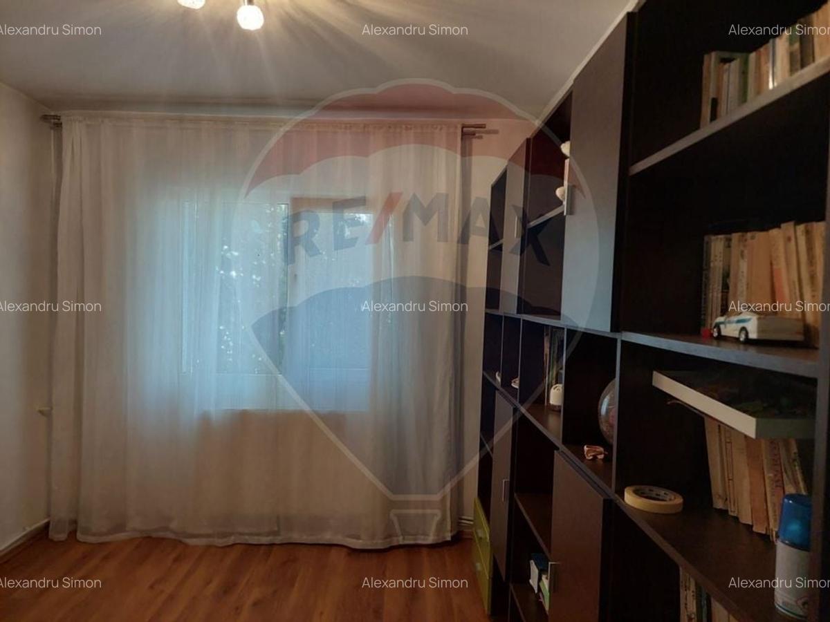 Apartament de inchiriat 4 camere decomandat Bacau - 4
