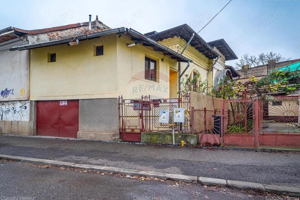 Casa ultracentrala cu 2 camere de vanzare in Ploiesti - 1