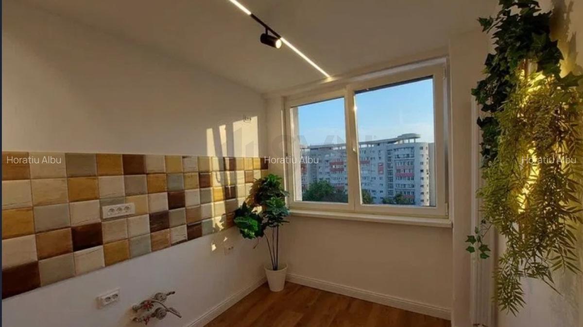 Apartament cu 2 camere decomandat în P-ța Victoriei - 2