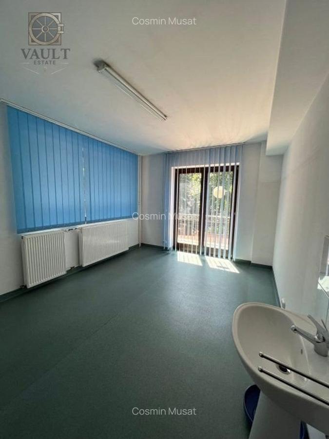 Casa spatioasa cu 17 camere in Militari - 3