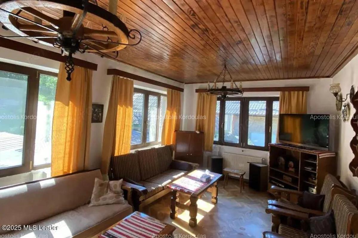 Bran - Casa pe strada Valea Portii. 223 mp, 4 dormitoare - 2