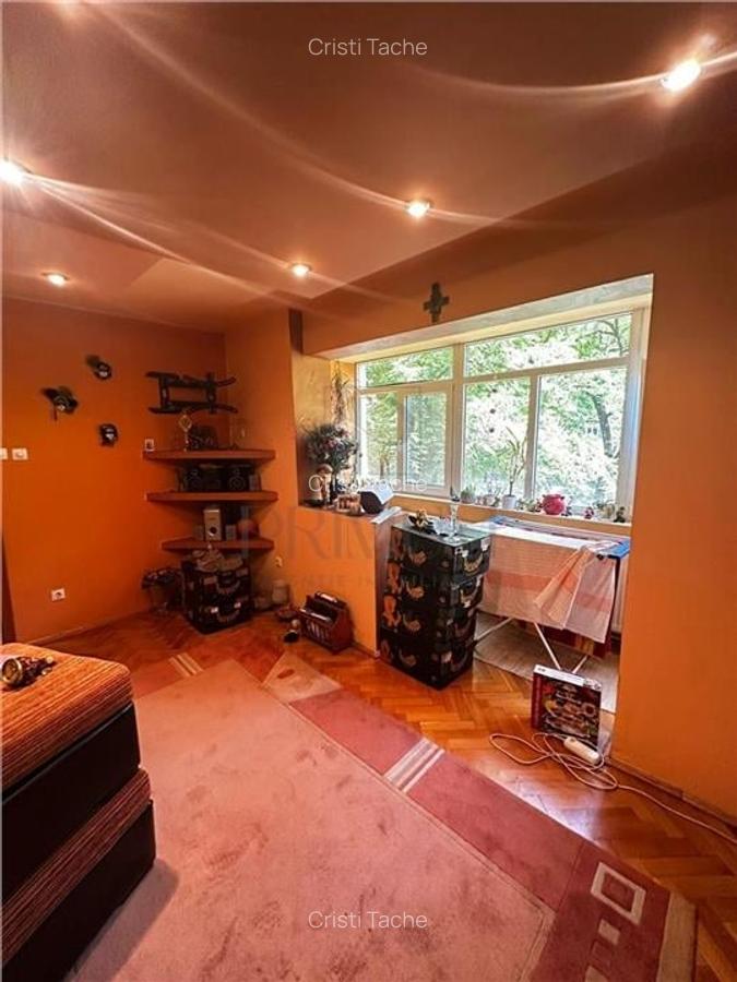 CIRCUMVALATIUNII - ETAJ 1 - BLOC IZOLAT - 4 camere - 2 bai - debara - decomandat - 9