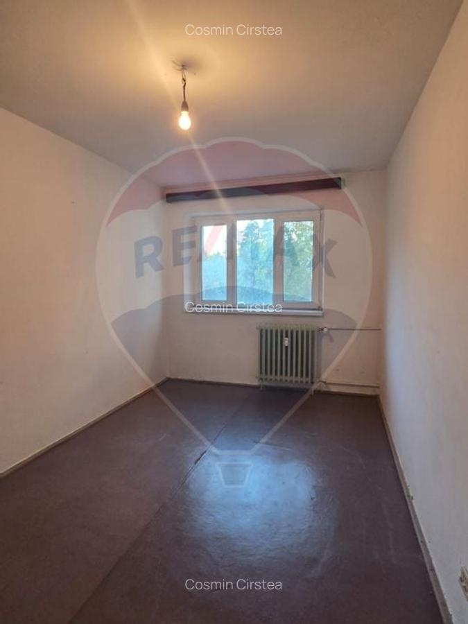 DE VANZARE Apartament cu 4 camere in zona 1 DECEMBRIE 1918 - 13