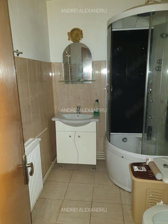 Apartament de vanzare 4 camere - 5