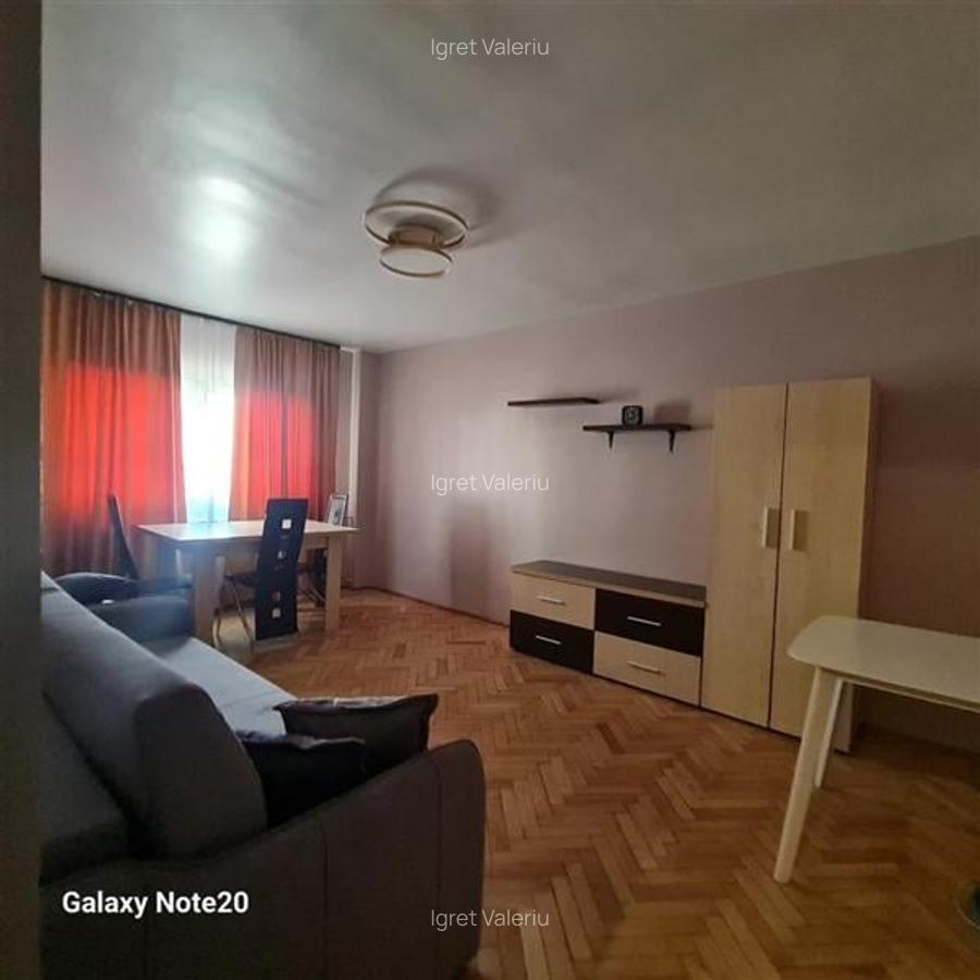 DE INCHIRIAT 3 CAMERE ZONA SPITAL - 4