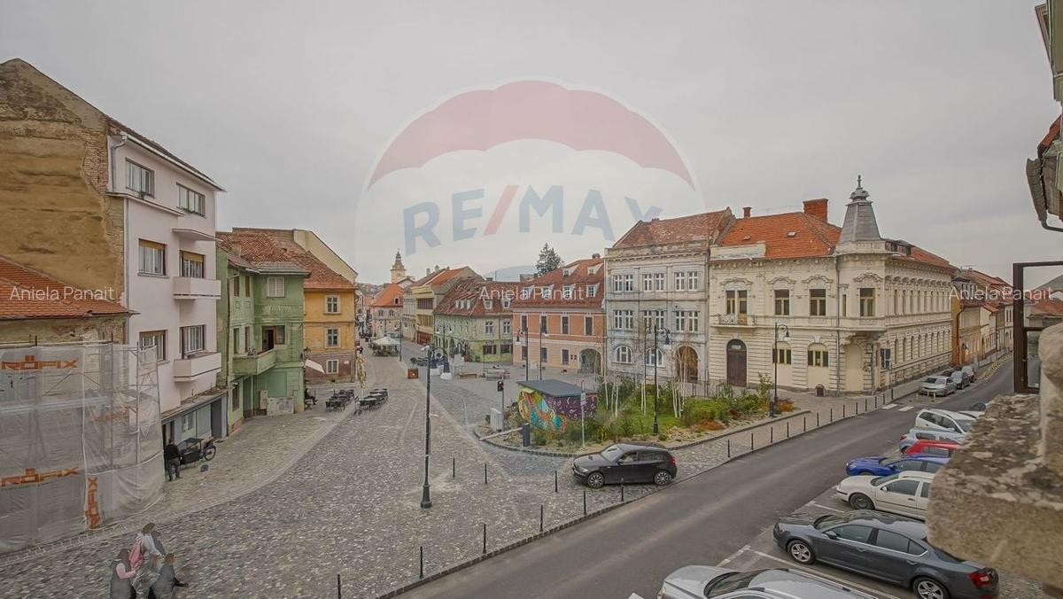Apartament 102 mp utili, cu parcare in curte, Str. Castelului - 13