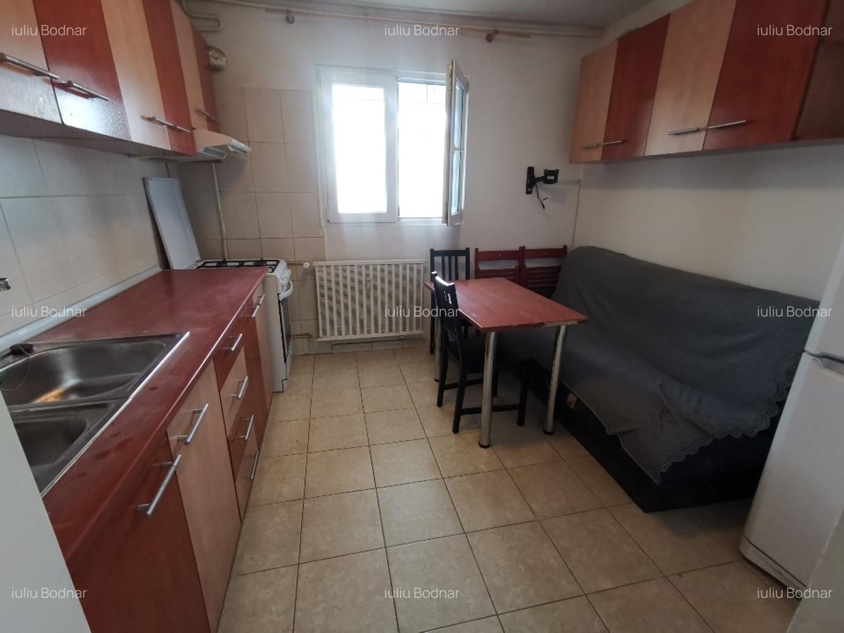 Apartament cu 2 camere decomandat în Tei - 8
