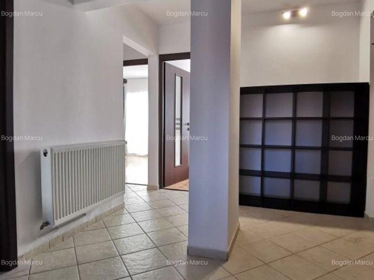 Apartament 3 camere, decomndat, zona Soarelui - 14