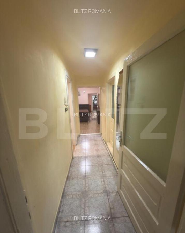 Casa de vanzare 5 camere + dependente - 10