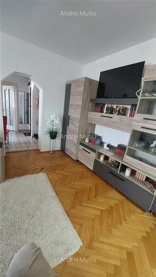 Apartament cu 3 camere semidecomandat în Rogerius - 1