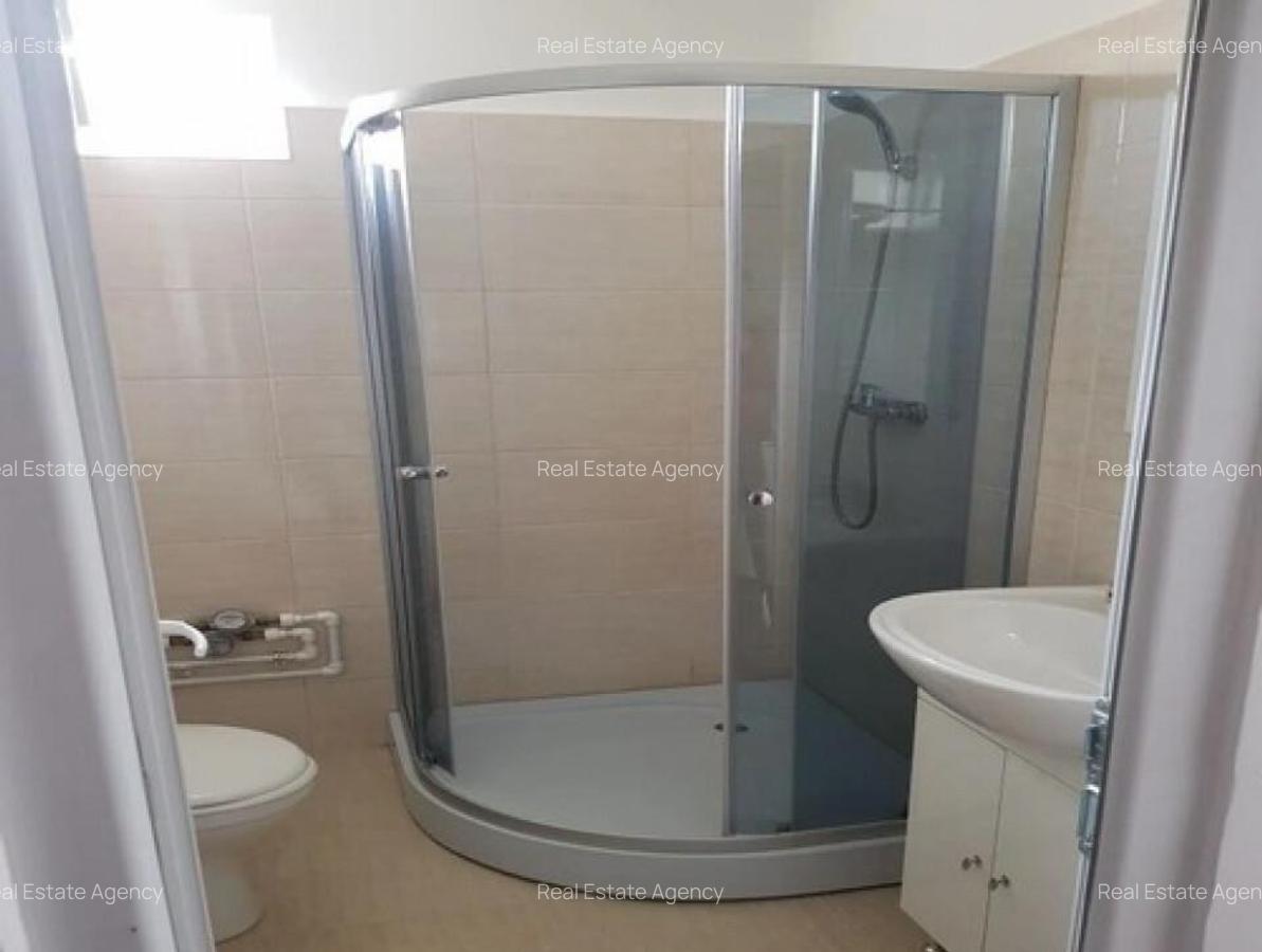 1 camere in zona Lipovei - 3