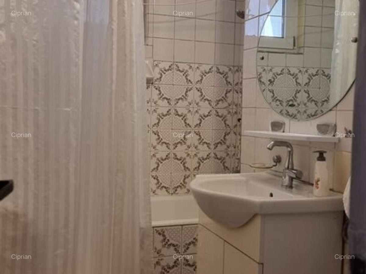 Dorobanți, lângă Libra Bank, sector 1 - 6