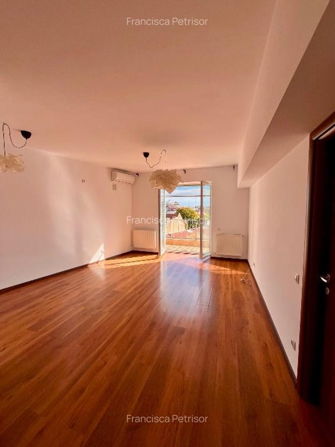 Vând apartament de 3 camere cu suprafață de 66 mp plus balcon de 4 mp - 4