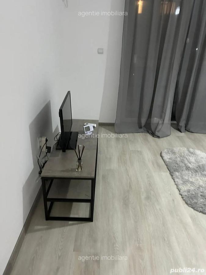 Bloc nou,et II, decomandat, mobilat. - 8