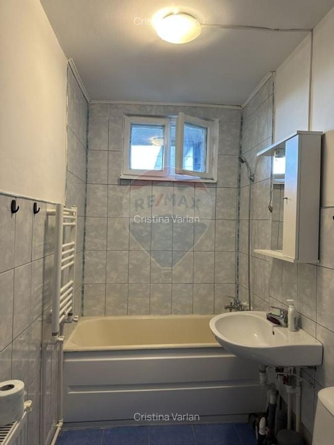 Apartament cu 4 camere de vanzare Roman central - 6