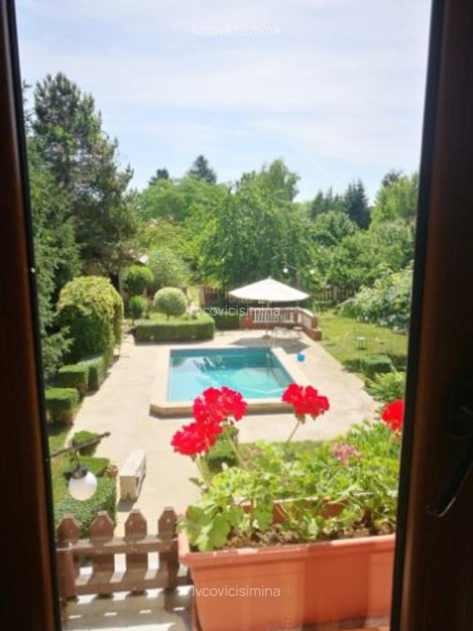 Casa cu piscină - 1