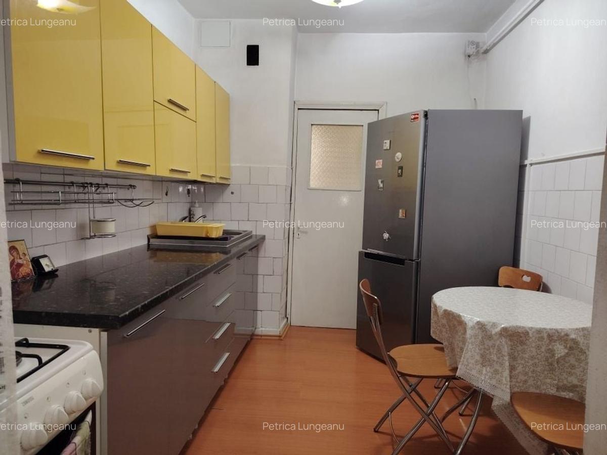 Inchiriez apartament 2 camere - 1