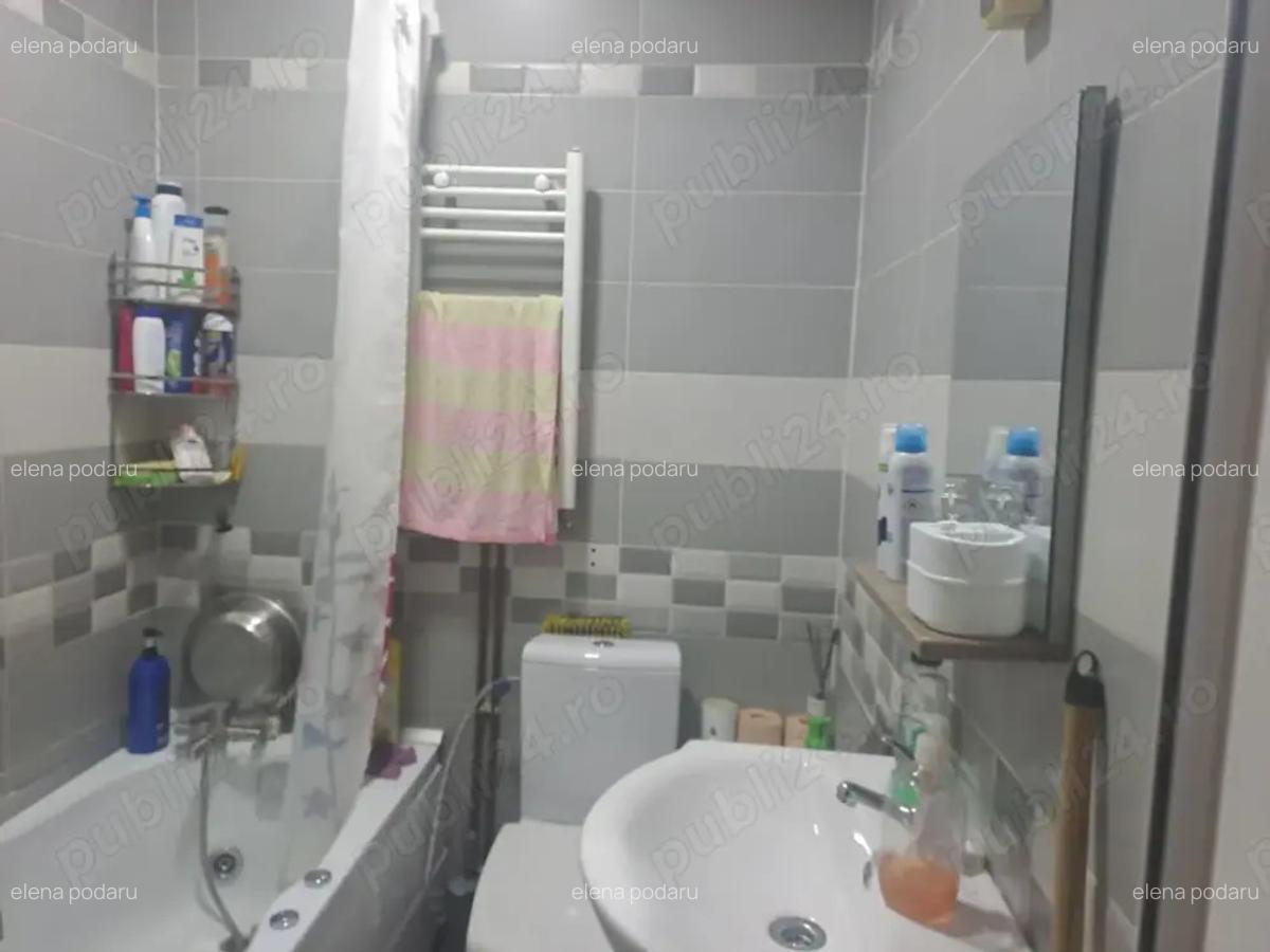 Vand apartament 2 camere decomandat parter inalt cu boxa Orasul Vulcan - 3