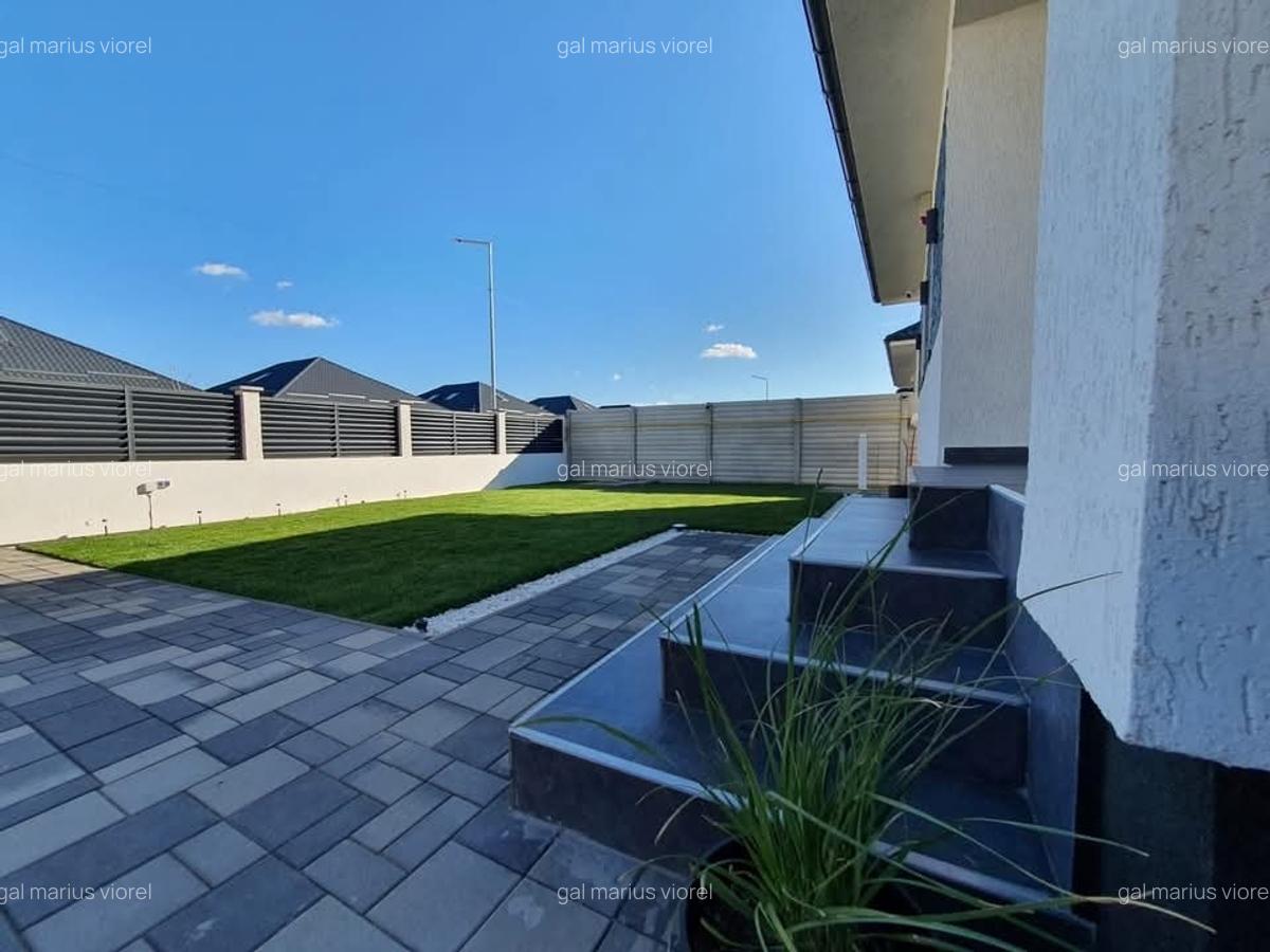 Ansamblu rezidențial modern , format din 68 case individuale - 2