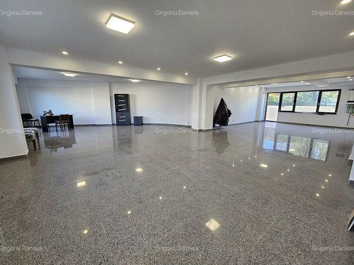 Spatiu comercial, Damaroaia/ Petrom City, terasa 37mp+boxa+2locuri par - 3