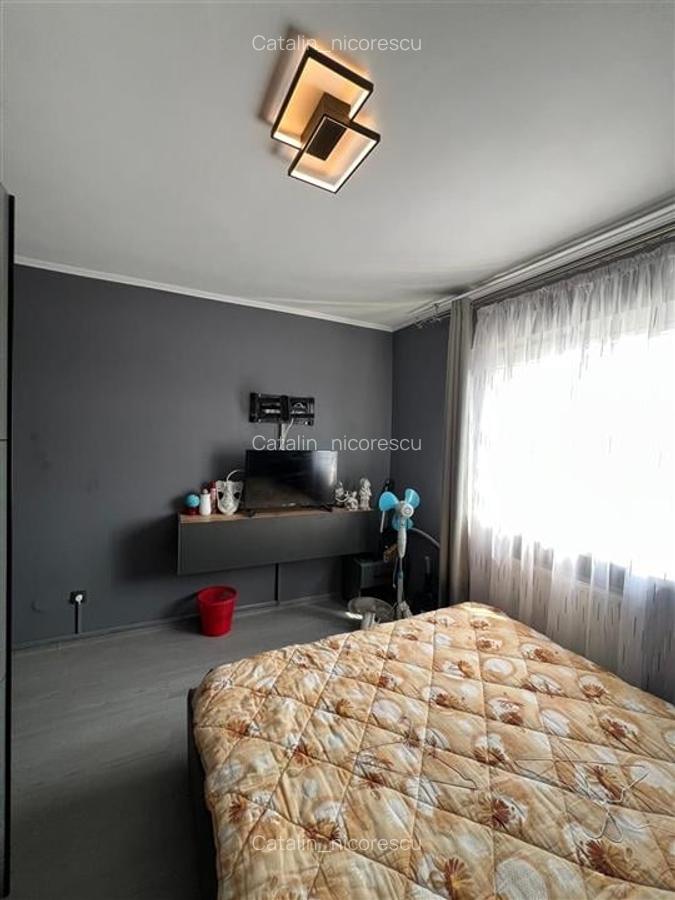 Apartament 3 Camere Decomandat - Gradinari - 2