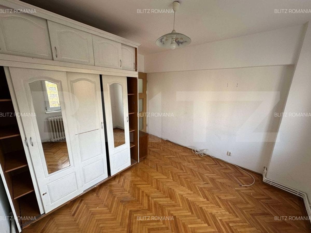 Apartament de vanzare, cu 2 camere, 42 mp, zona Decebal - 6