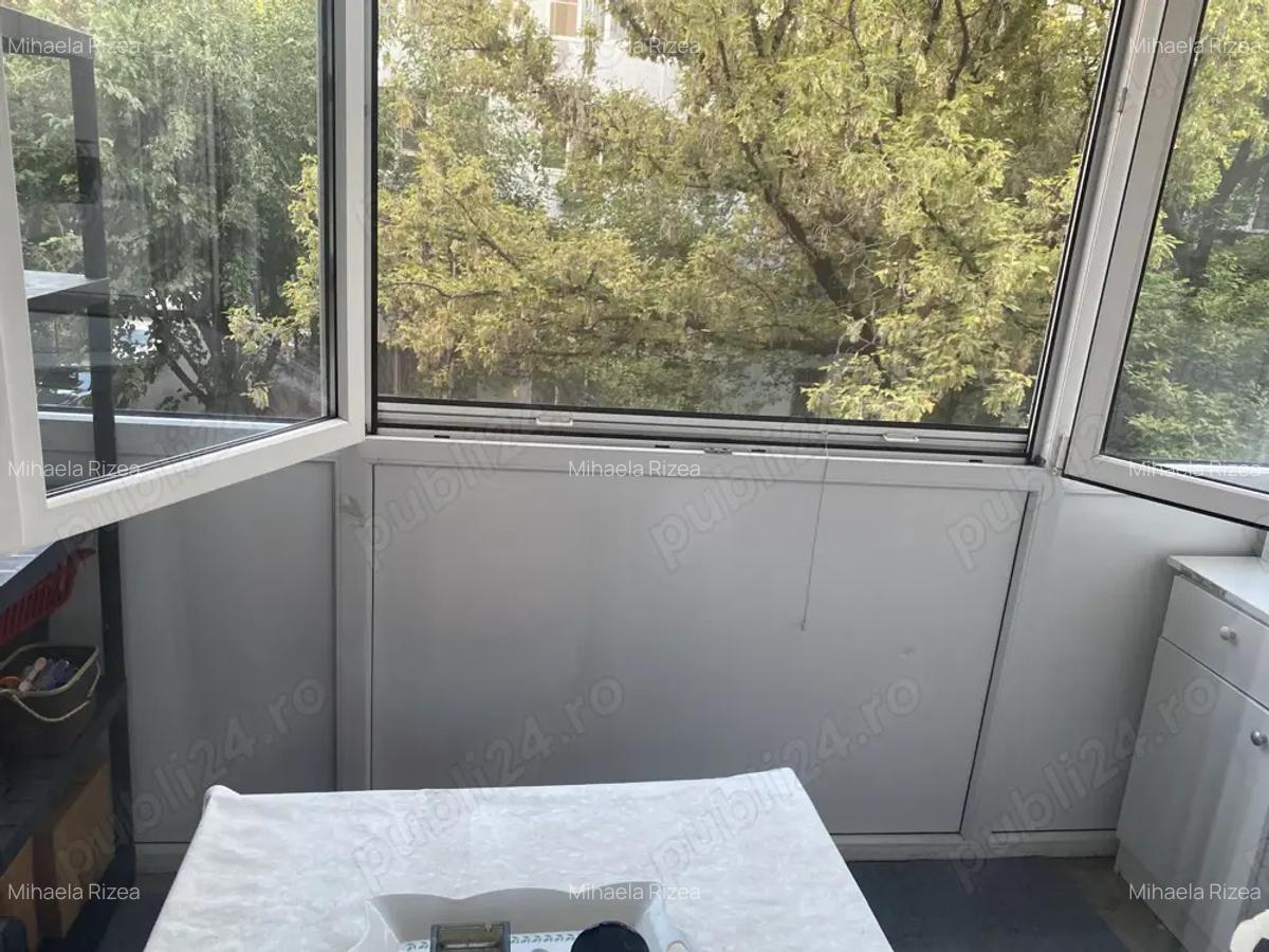 Proprietar, inchiriez apartament 3 camere - 10
