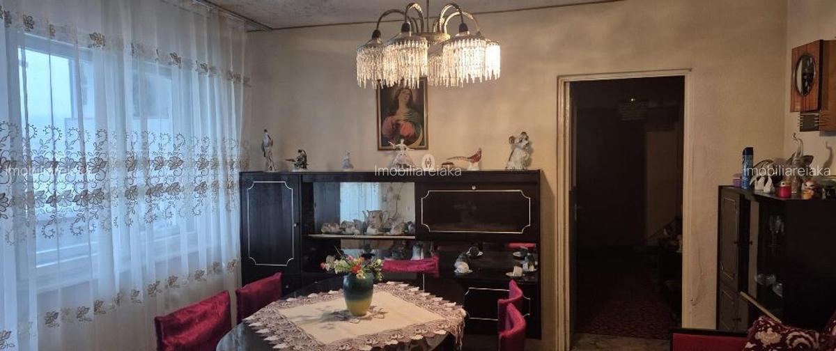 Decebal, 4 camere - 5