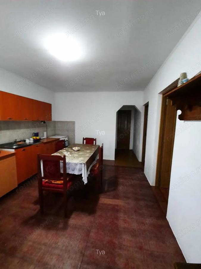 Vindem Casa la Satulung - 5