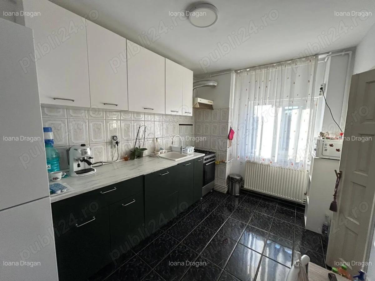 Apartament spa?ios de vanzare, ultracentral, 4 camere , decomandat, 99 mp - 4