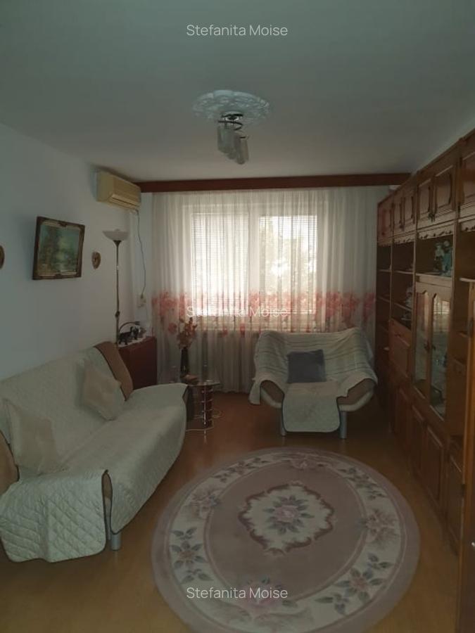 Particular, vand apartment 3 camere, zon Teiul  Doamnei, 1986, ei.5/8 - 5