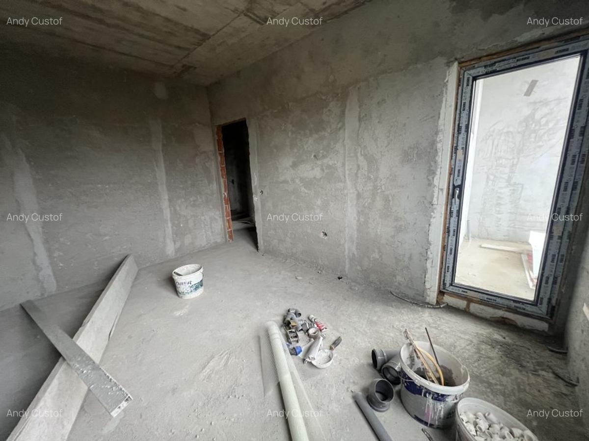 Duplex la gri 175 mp utili 58 mp demisol curte 180 mp  3 bai 3/4 dormitoare - 15