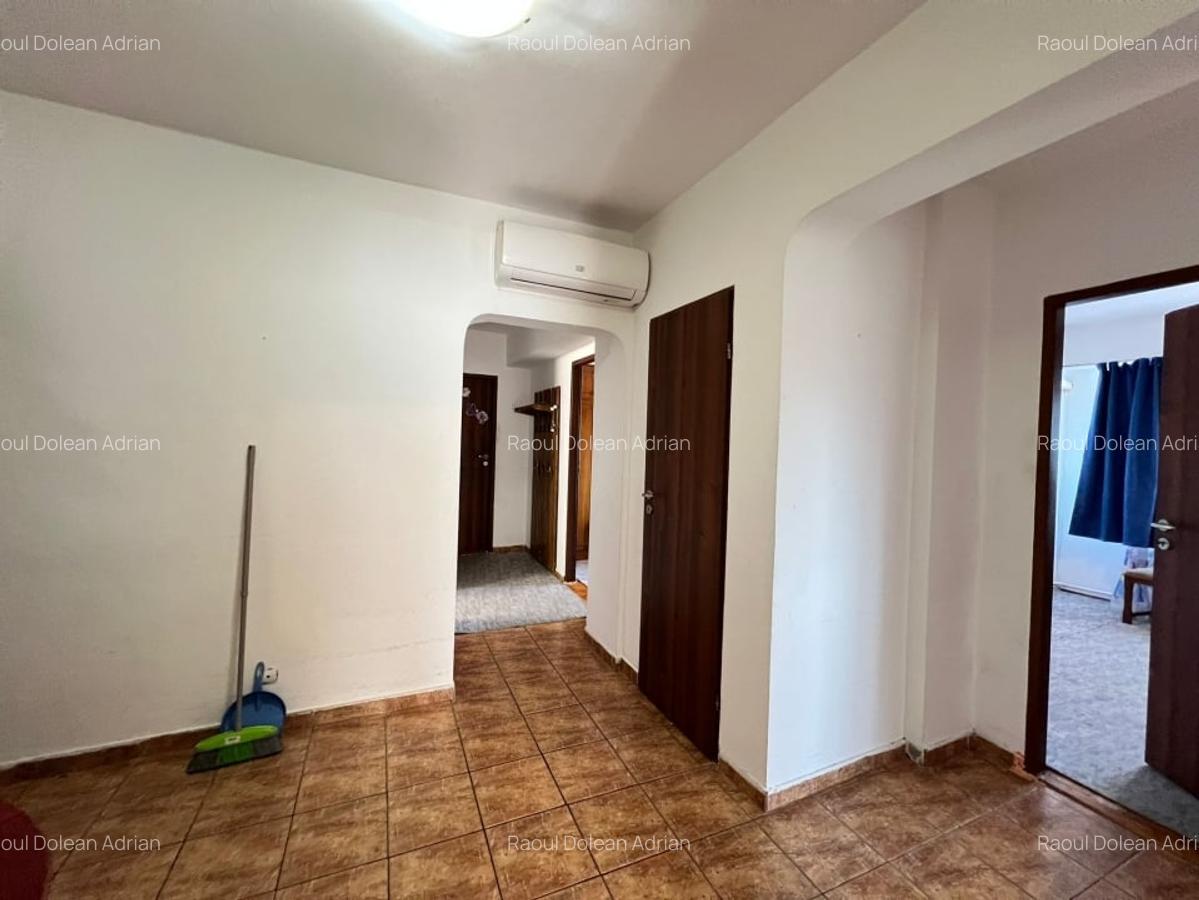 4 camere ,decomandat, 100 mp, 2 balcoane, str.Dorobantilor, Marasti - 12