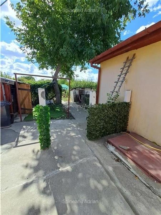 Casa individuala  Mehala aproape de Piata -Profi, 22 m front stradal - 18