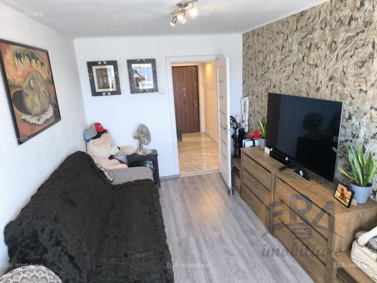Apartament cu 3 camere semidecomandat, mobilat în Rogerius - 16