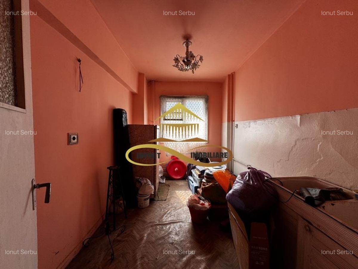 Apartament cu 2 camere decomandat etaj 2 din 7 cu lift - de vanzare - 4