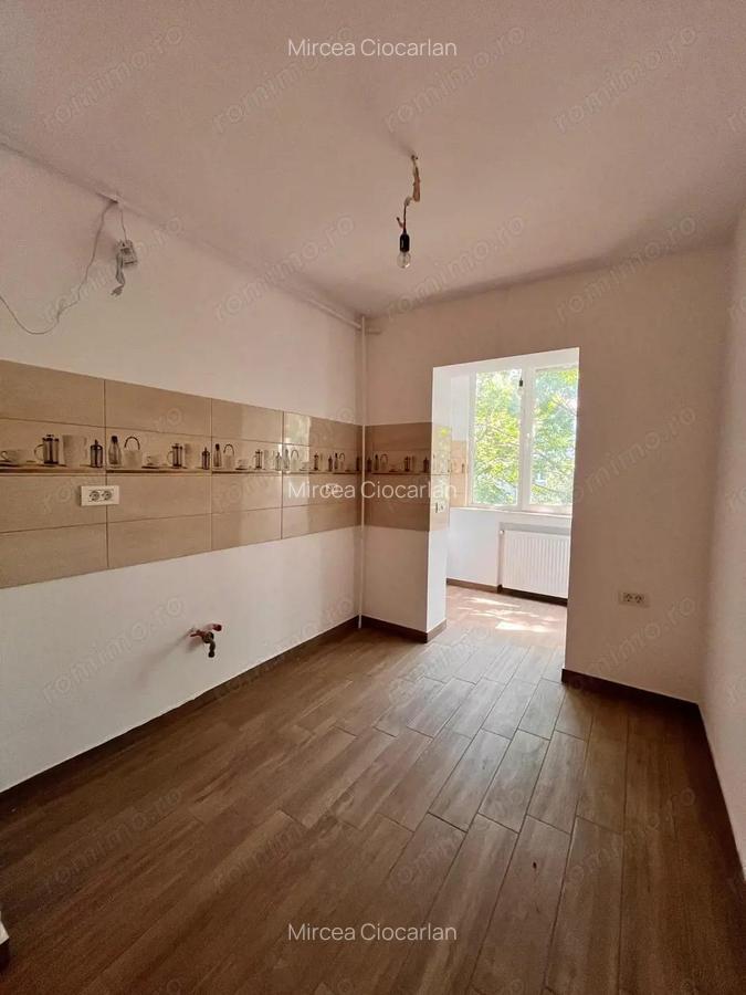 APARTAMENT CU 2 CAMERE NEMOBILAT IN ZONA TORONTAL LA 300 EURO - 7
