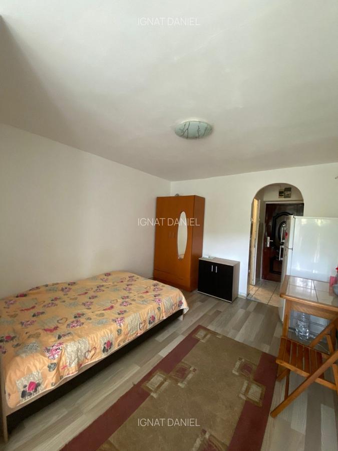 Garsoniera, etajul 1/4, zona Galata - 2