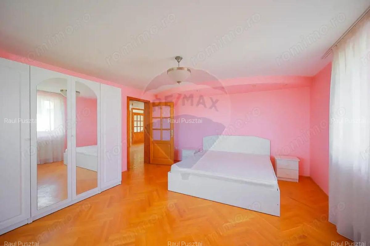 Casa cu 6 camere ?i 1000mp teren de vanzare in Sanmartin - 13